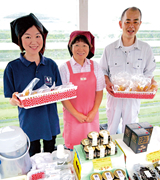 沿線の絶景、味覚、温泉をこの列車が紹介します。