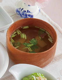 筍と三つ葉のすまし汁