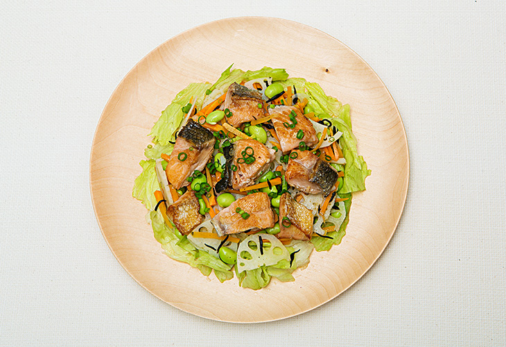 秋鮭と根菜のサラダ　柚子胡椒風味