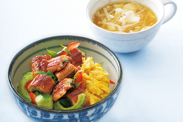 活力アップ！鰻入り夏サラダどんぶり