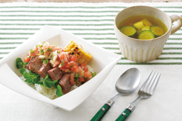サルサソースがけ 牛ももステーキどんぶり
