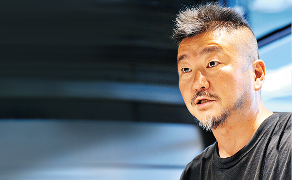 神奈川県藤沢市で行われている『湘南料理塾』で、講師を務めるウエカツさん。魚の仕組みから、おいしく食べるための方法を伝えています。