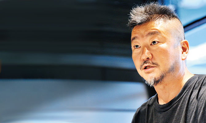 神奈川県藤沢市で行われている『湘南料理塾』で、講師を務めるウエカツさん。魚の仕組みから、おいしく食べるための方法を伝えています。