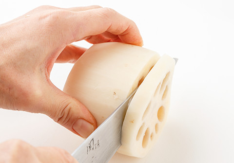 れんこんは8㎜厚さの輪切り