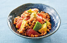 まぐろアボカドの納豆あえ