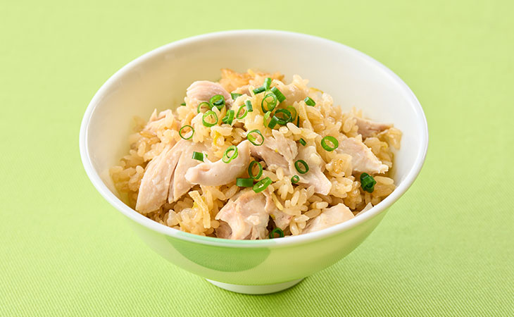 骨付き鶏肉の中華風炊込みご飯