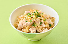 骨付き鶏肉の中華風炊込みご飯