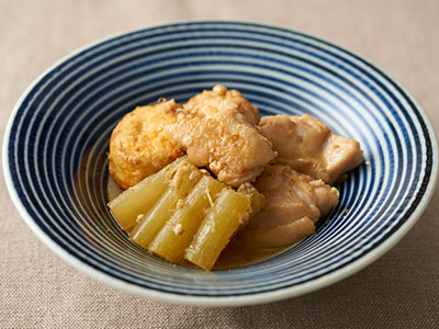 鶏肉とふきのピリ辛胡麻煮