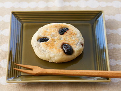 栗と黒豆入り梅ヶ枝餅風
