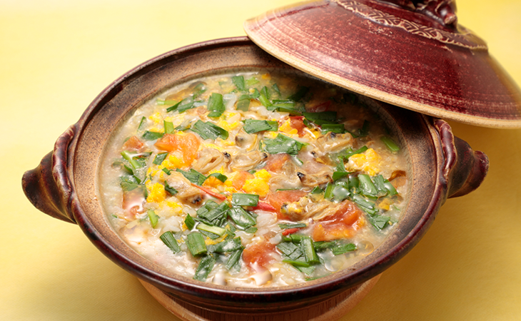 ほっこり身体も温まる一品。吸収のよいヘム鉄を摂れる中華風雑炊。