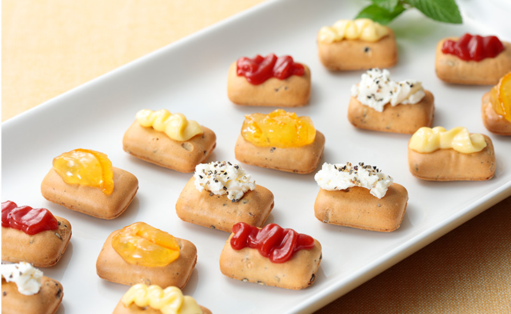 バリエーション豊富でおもてなし料理にも!乾パンカナッペ
