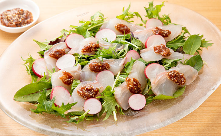 白身魚のカルパッチョ風サラダ